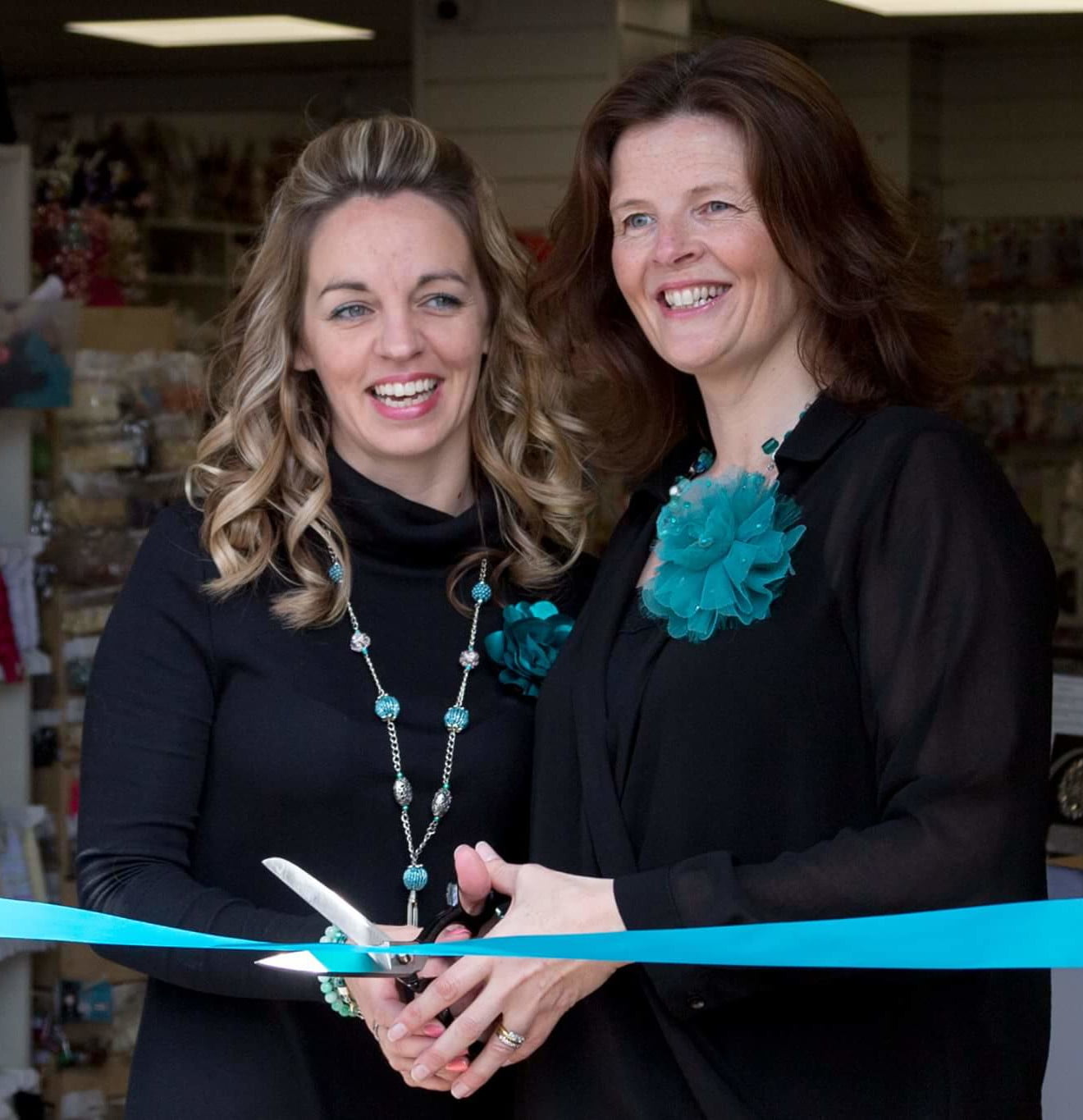 Riverside Crafts Donna and Caroline